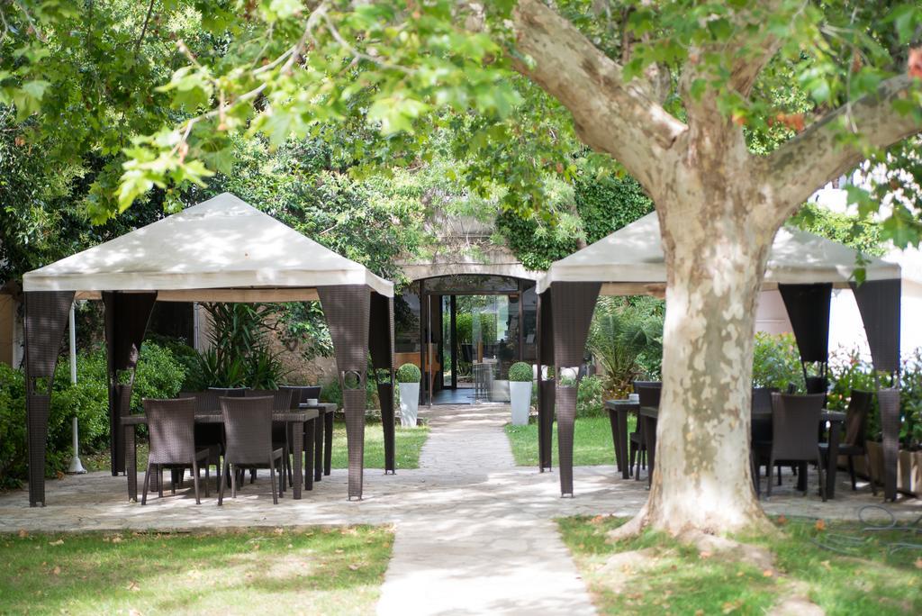 Hotel Mas De Galoffre Nimes Luaran gambar